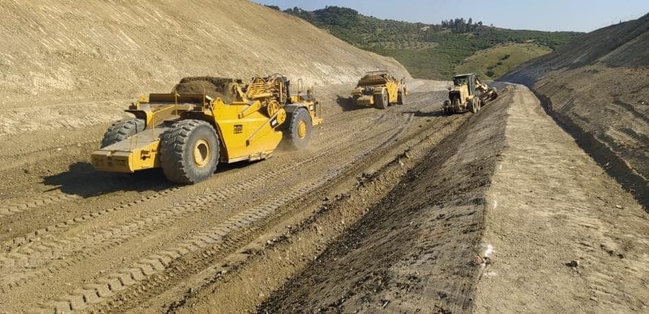 Travaux de terrassement pour la réalisation de l’ouvrage de restitution du surbarrage Dar Khrofa
